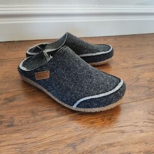 Taos Convertawool Slip Ons